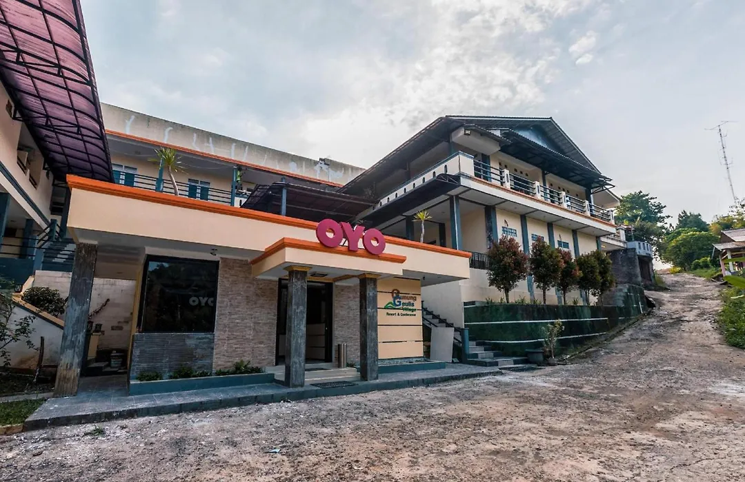 Hotel O Bogor Puncak Near Padang Golf Bukit Pelangi Formerly Gunung Geulis Village-1